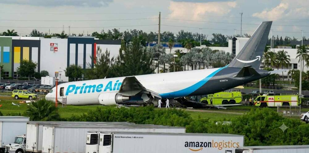 Cargo Plane Overruns Miami Runway After Landing